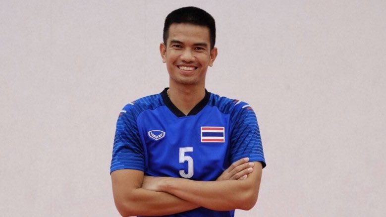 feyfffy's tweet photo. พี่พรชัยจะลงแข่งตะกร้อซีเกมส์เป็นครั้งสุดท้ายแล้วหรอ เศร้าเลยเห็นพี่เค้ามาตั้งแต่เด็กจนตอนนี้เรียนจบก็ยังเห็นพี่เค้าอยู่ คนที่เล่นได้ทุกตำแหน่ง คนที่เล่นไปยิ้มไปแค่เห็นพี่เค้าก็รู้สึกชนะแล้วอะ เป็นคนที่เก่งมากจริงๆ ใจหายมากๆ 😭 #ซีเกมส์2022 https://t.co/Cn1RDklS32