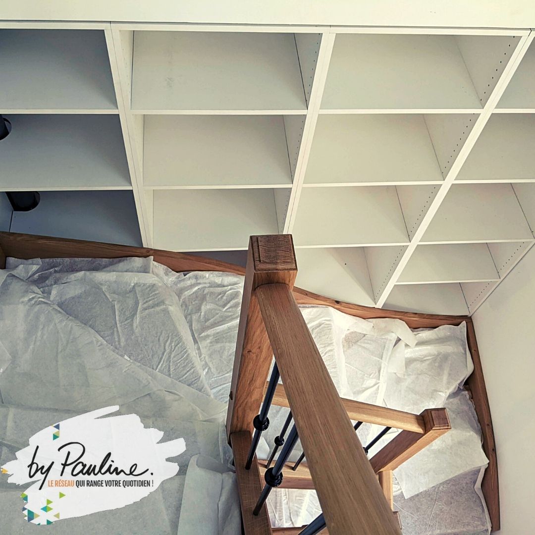 ByPauline_'s tweet photo. Ça ne vous donne pas envie de ranger ? Moi si !!!😁
#optimiser les espaces perdus comme derrière cet escalier permet de gagner beaucoup d' #espacesderangement et de libérer les #espacesdevie comme le salon le séjour une chambre 😉 https://t.co/o40IrRQjLb