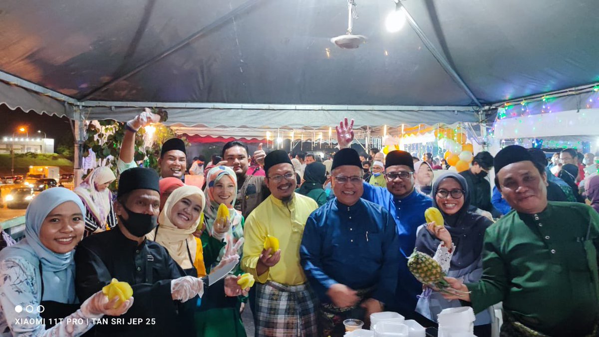 Rumah terbuka Aidilfitri Negeri Selangor Peringkat Daerah Hulu Langat

<a href="/zaharDOA/">Azahar Ibrahim</a> <a href="/suk_selangor/">Pejabat SUK Selangor</a>