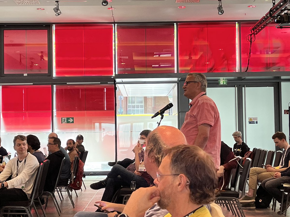 Great work from students of #hogeschoolUtrecht on #RIPEAtlas anomalies alerting. #RIPE84 . Meet them for some demos during lunch @ RIPE Atlas booth.