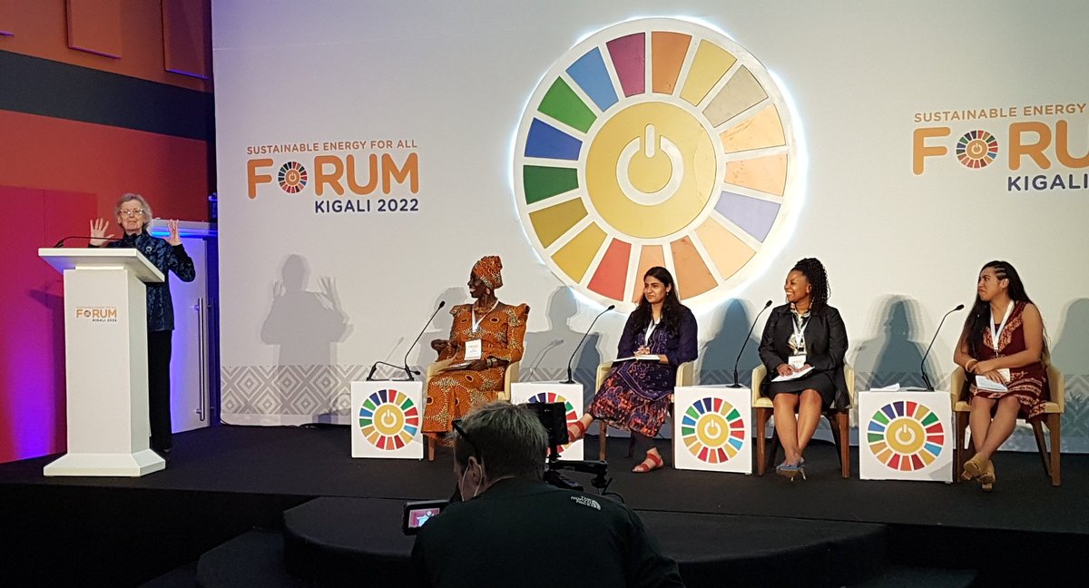 wisions's tweet photo. "The energy transition cannot be achieved unless women equally lead, participate in and benefit. If women lose out, we all lose out".
Inspiring Session by @energia_org @UNIDO @GlobalWomensNet @SEforALLorg https://t.co/MQBzV4Od3i
