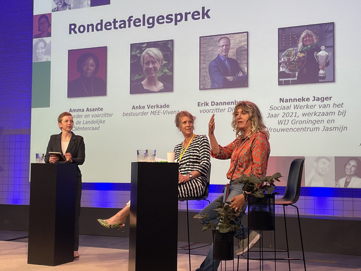 Slotboodschap @NannekeJager als afzwaaiend Sociaal Werker van het Jaar: “We gaan niet meer roeien met de riemen die we hebben. Ik ben altijd netjes, maar dat ga ik misschien niet meer doen. Moedig zijn. Mond opentrekken. Grenzen stellen!” @sociaalwerk2022