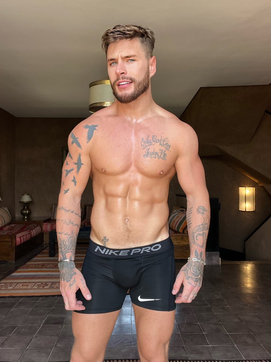 JoshMooreXXX's tweet photo. Yoga makes me almost as sweaty as sex ! https://t.co/SjsG5F2eQK