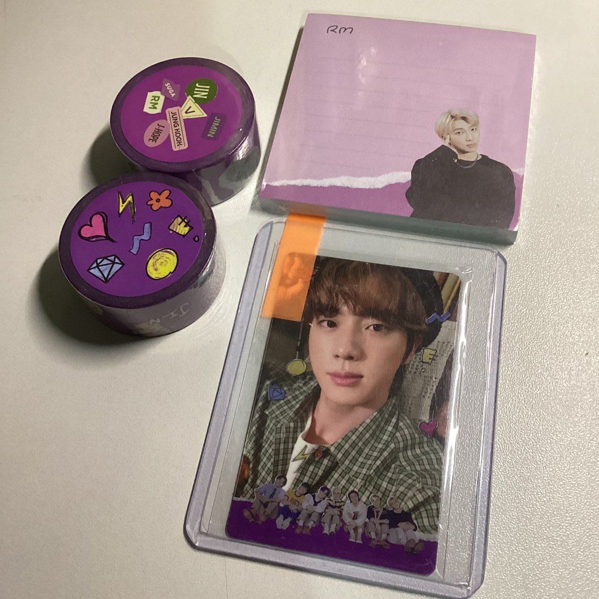 daenijjk's tweet photo. — thank you so much, @KpopCartzPH anteh for securing them and packing them safely. Super thank you sa long dop lalo na sa army bomb 😭 Super pogi rin ng mga pinauwi mo hehehe, thank you so much anteeh! Love you mwah! 

 #KPCFeedbacks https://t.co/Y9mI9bKMmz