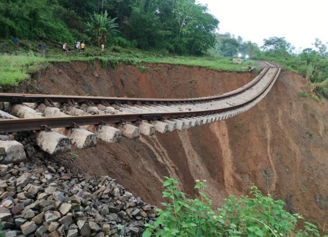 v1kas__'s tweet photo. Dima Hasao is witnessing new levels of ecological and environmental destruction,as unabated plunder of natural resources,unscientifically taken projects in the name of development wreak havoc on nature led to greater loss of life &amp; properties
#DimaHasao #AssamFloods2022 #haflong https://t.co/tGES7Nr2c4