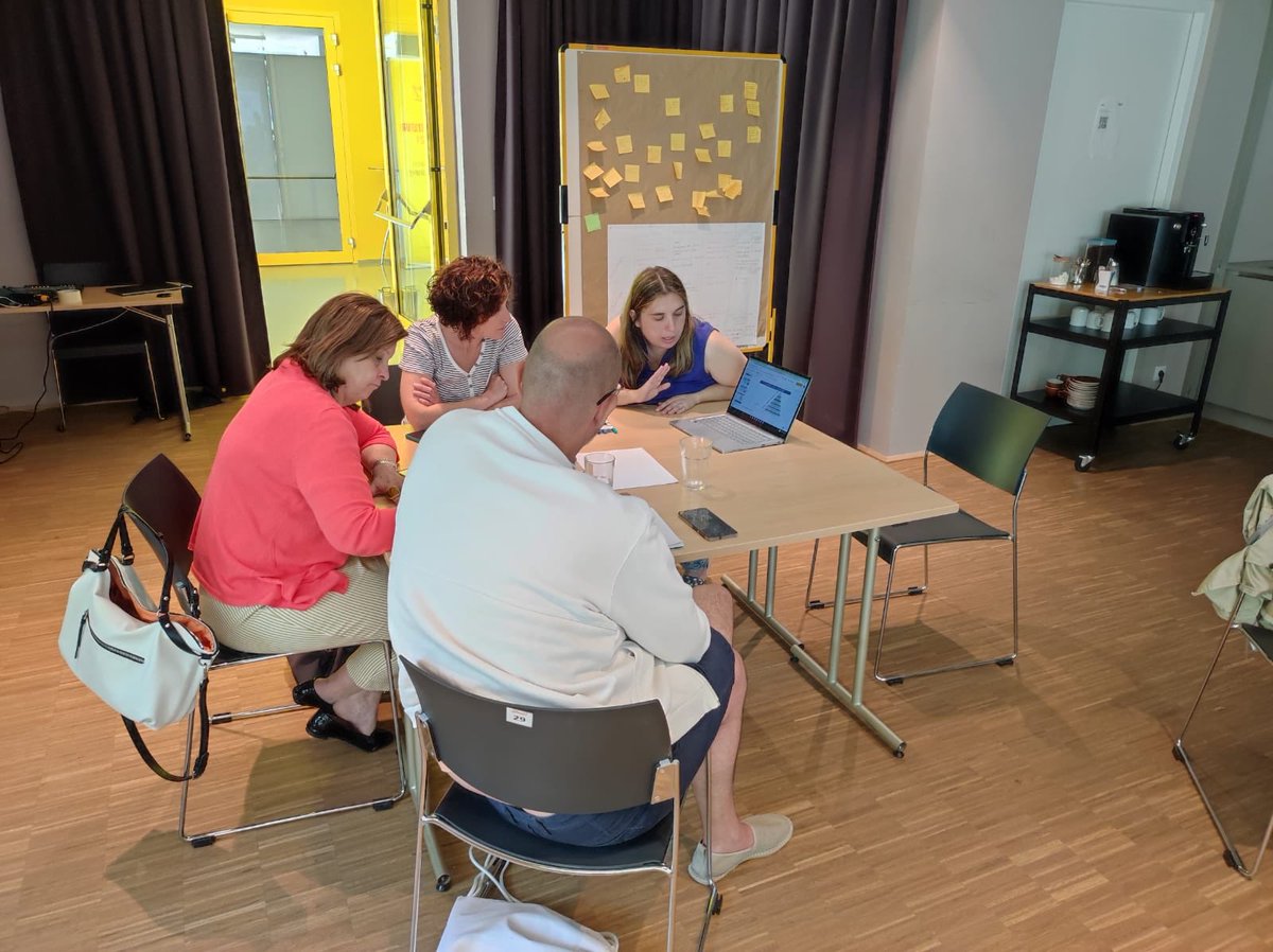 CEFIREambitPLG's tweet photo. ▶️Seguim amb la formació a Viena,🇦🇹 Àustria, hui amb metodologies actives i eines digitals de la mà d'@escuela21org
▶️#ProjecteNESTT #ConsorciKA121 #erasmusplus @sepiegob @alfredohernando @Erasmus_Project
▶️@GVA_Cefire @GVAeducacio #CefireXàtiva https://t.co/paW5AawepP