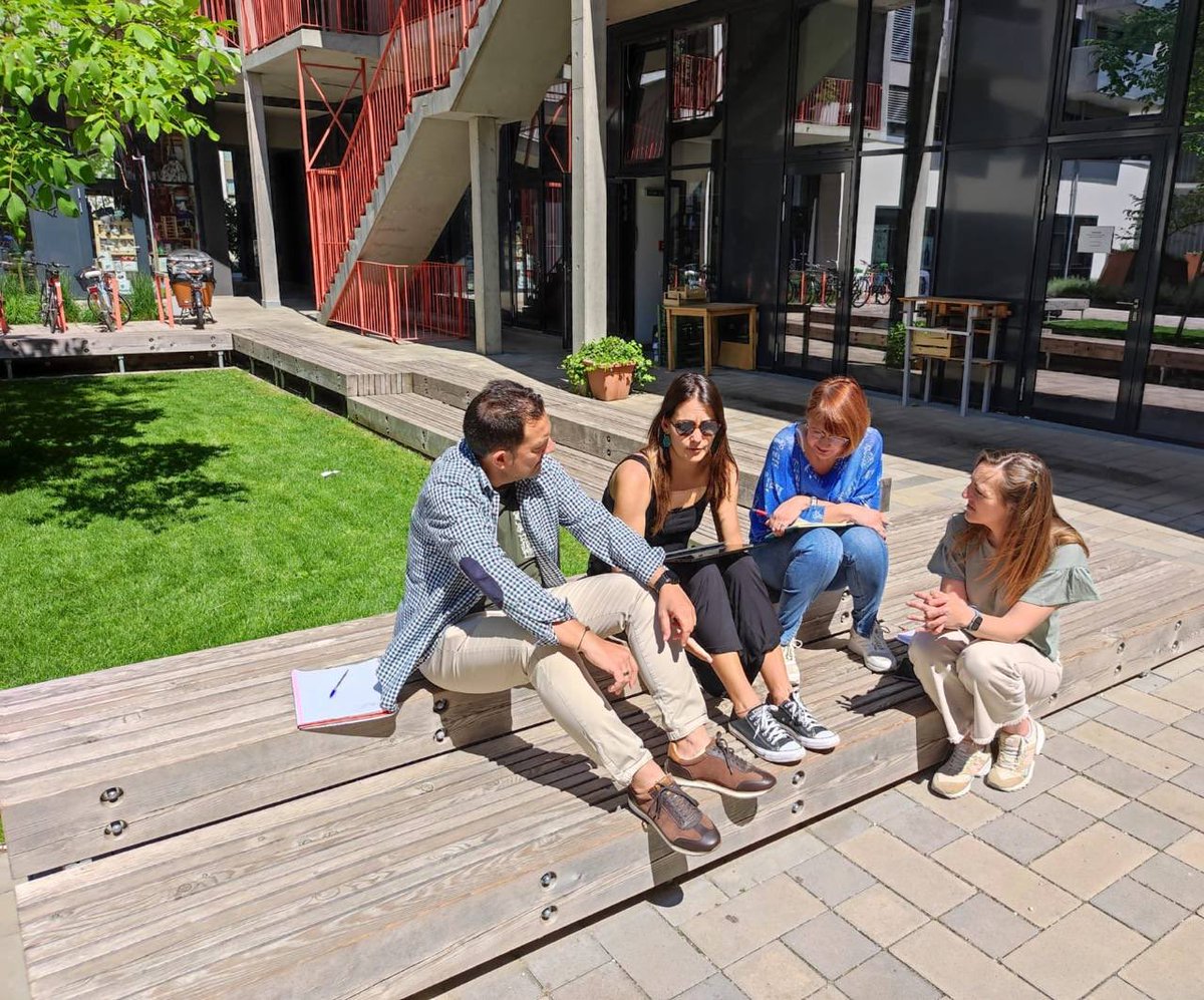 CEFIREambitPLG's tweet photo. ▶️Seguim amb la formació a Viena,🇦🇹 Àustria, hui amb metodologies actives i eines digitals de la mà d'@escuela21org
▶️#ProjecteNESTT #ConsorciKA121 #erasmusplus @sepiegob @alfredohernando @Erasmus_Project
▶️@GVA_Cefire @GVAeducacio #CefireXàtiva https://t.co/paW5AawepP