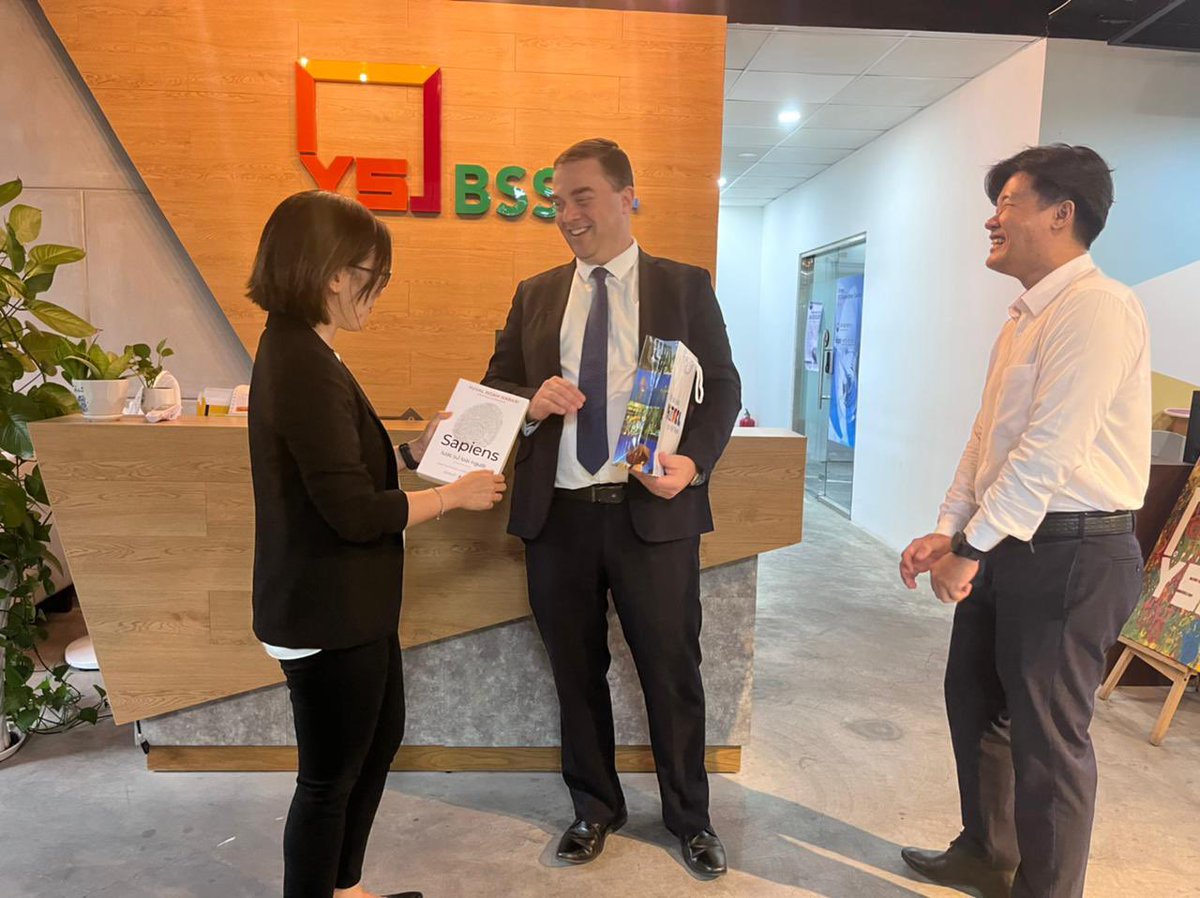 NadavEshcar's tweet photo. The Vietnamese BSSC 🇻🇳 in Ho Chí Minh City & the Israeli Tech7 🇮🇱 conducts a joint #Acceleration process for Start-Ups from both countries (called #VICAP). Had the pleasure to visit BSSC and see them in work. https://t.co/F5QbqsLXoA