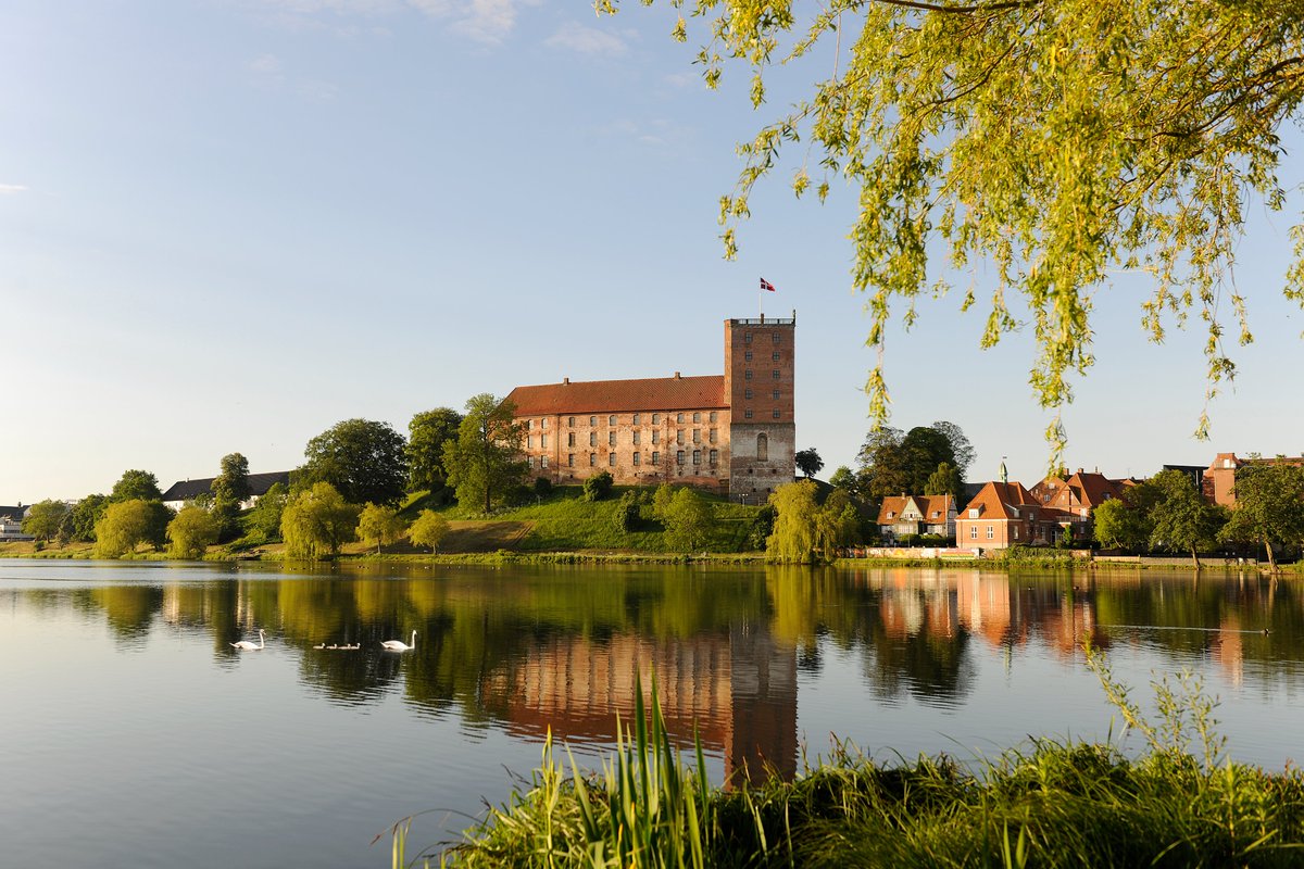 Stage 3 🚴
July 3 💛
Koldinghus 📍

On stage 3, the riders will pass Koldinghus. 🏰

The 750-years old castle is a big attraction in Kolding.

📸 Preben Matthiesen / Kongernes Samling

#letourdk #tdf2022