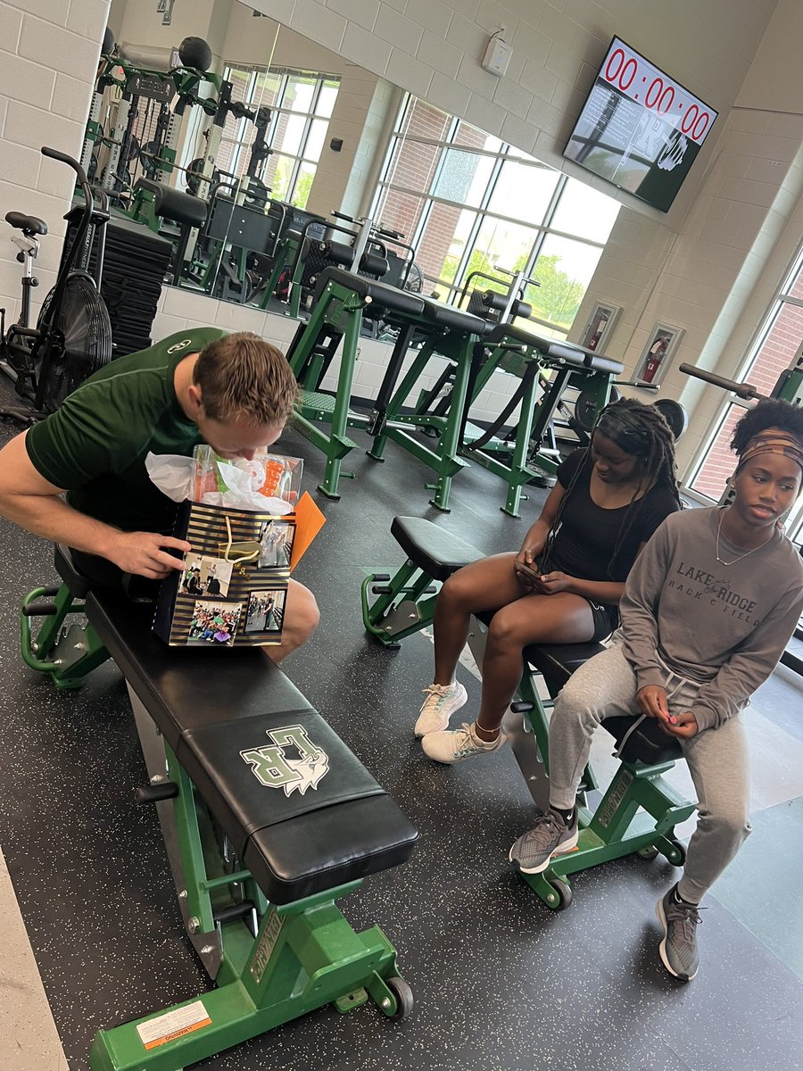 Lake Ridge Girls Track & Field tweet media