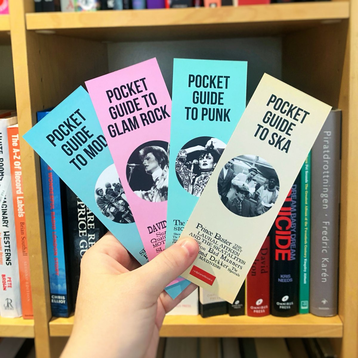 redplanetbooks's tweet photo. Excited to share the latest addition to my #etsy shop: Pocket Guide Bookmarks Collection! A great gift for any music and book lover!
https://t.co/cbMbH0qzpv 
#bookmark #ska #glamrock #60smod #punk #recordsleeve #bandmerch https://t.co/m8NgxMCesW