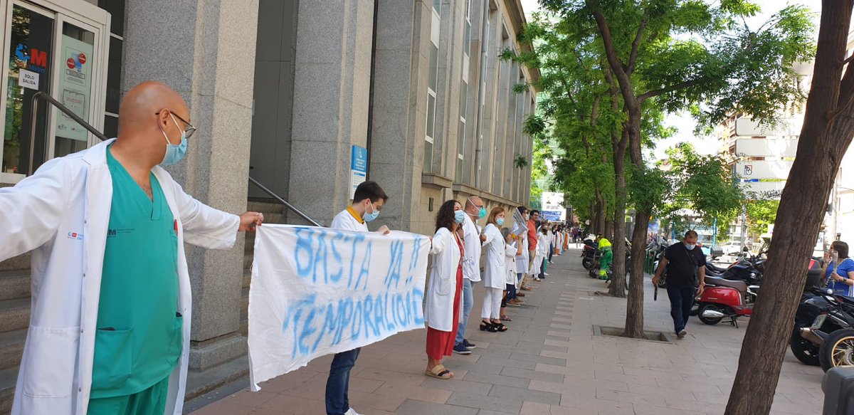 amytsmedicos's tweet photo. 😍Espectacular el apoyo en el Hospital de La Princesa

🌊¡Con imágenes así todo es mucho más sencillo!

#BastaYadeTemporalidad 
#HuelgaFacultativosMadrid 

@huelgafacmad
@SomosUrgencias
@MUDmedicos
@madrid_ope2021 https://t.co/qMClyYUw8H