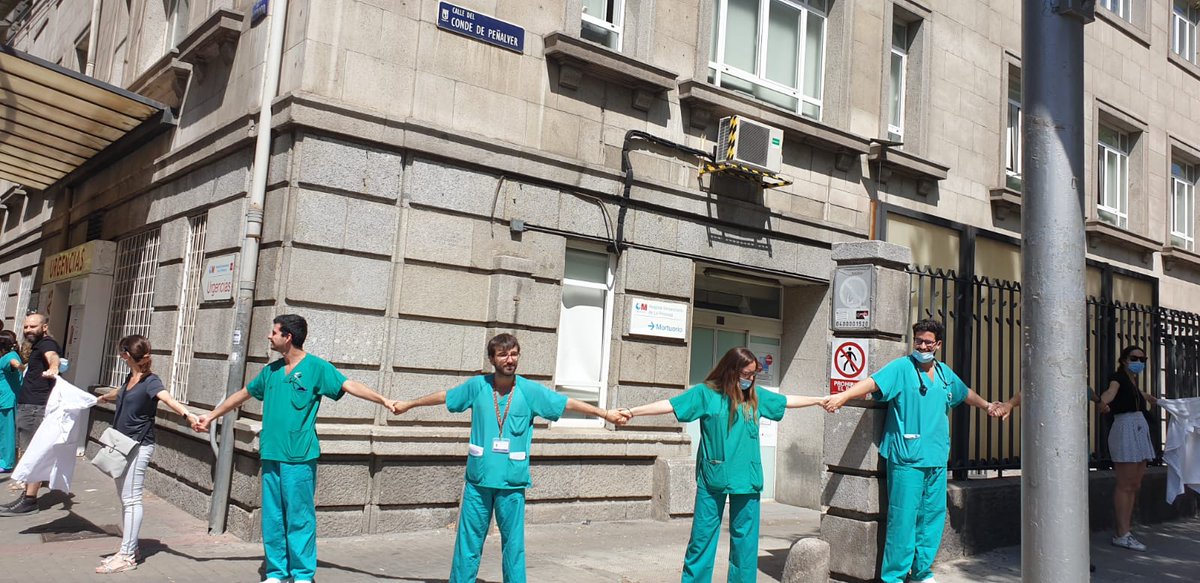 amytsmedicos's tweet photo. 😍Espectacular el apoyo en el Hospital de La Princesa

🌊¡Con imágenes así todo es mucho más sencillo!

#BastaYadeTemporalidad 
#HuelgaFacultativosMadrid 

@huelgafacmad
@SomosUrgencias
@MUDmedicos
@madrid_ope2021 https://t.co/qMClyYUw8H