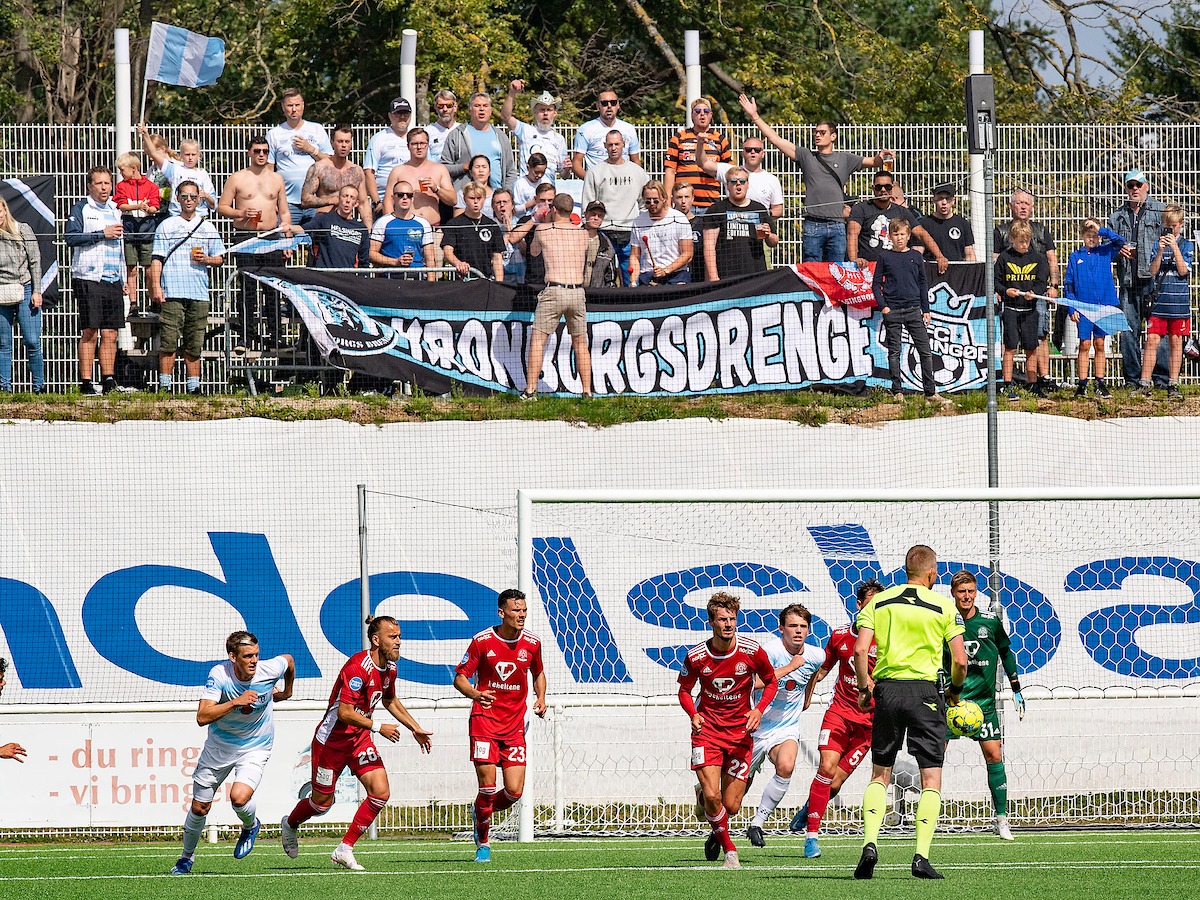 Biggest match in many years in Helsingør this evening with promotion to the Danish Superliga on the line 🙏🏻

<a href="/FCHelsingor_Eng/">FC Helsingor English 🇺🇸🇬🇧</a> x <a href="/fchelsingor/">FC Helsingør</a>