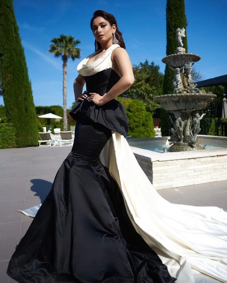 aarav_writes's tweet photo. Tamannah Bhatia In A Black And White Gown Designed By Gauri And Nainika At Cannes 75th Film Festival 🖤🤍

#TamannahBhatia
#CannesFilmFestival2022
#Cannes2022 https://t.co/E8wtEybAor