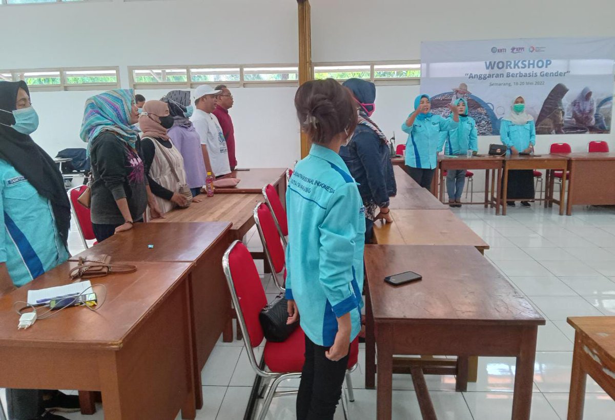 DPPKNTI's tweet photo. Pembukaan kegiatan "Workshop Anggaran Berbasis Gender" yang akan berlangsung dari 18-20 Mei 2022.
#KPPI #KNTI #Anggaran #Gender #Perempuan #Pesisir https://t.co/D3ELz9ztb3
