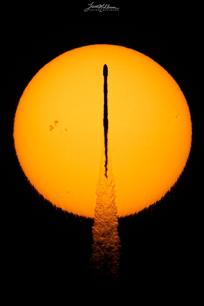 With just two hours notice of a new launch T-0, captured <a href="/SpaceX/">SpaceX</a>’s Falcon 9 transiting the Sun this morning in Florida☀️🚀

settings⚙️/download⬇️/print🖼 of this photo: tmahlmann.com/photos/Rockets…