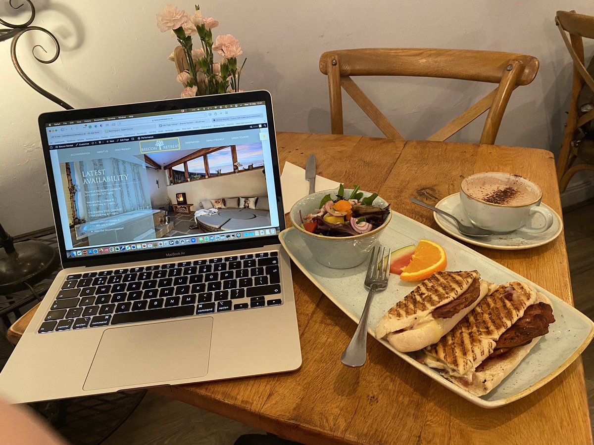 Working lunch 🥗☕️  
Yum! 😋 
#CwtchCafe #VisitAbergavenny
<a href="/VisitAberG/">Visit Abergavenny</a>