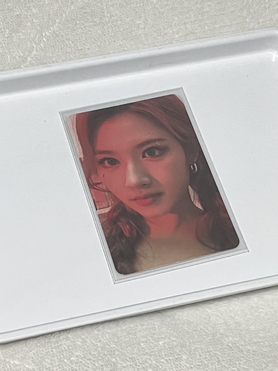 yejincart's tweet photo. │ :: [ ga / giveaway !] ♡
╰───⌲ sana break it

kase wala lang trip ko lang ulet

mechanics: 

    - like and rt this tweet 
    - follow me 

- ends on May 20, 11:30 pm 

* winner will shoulder sf !! *

good luck !~ ♡

twice sana photocards https://t.co/Ondr1XIqSK