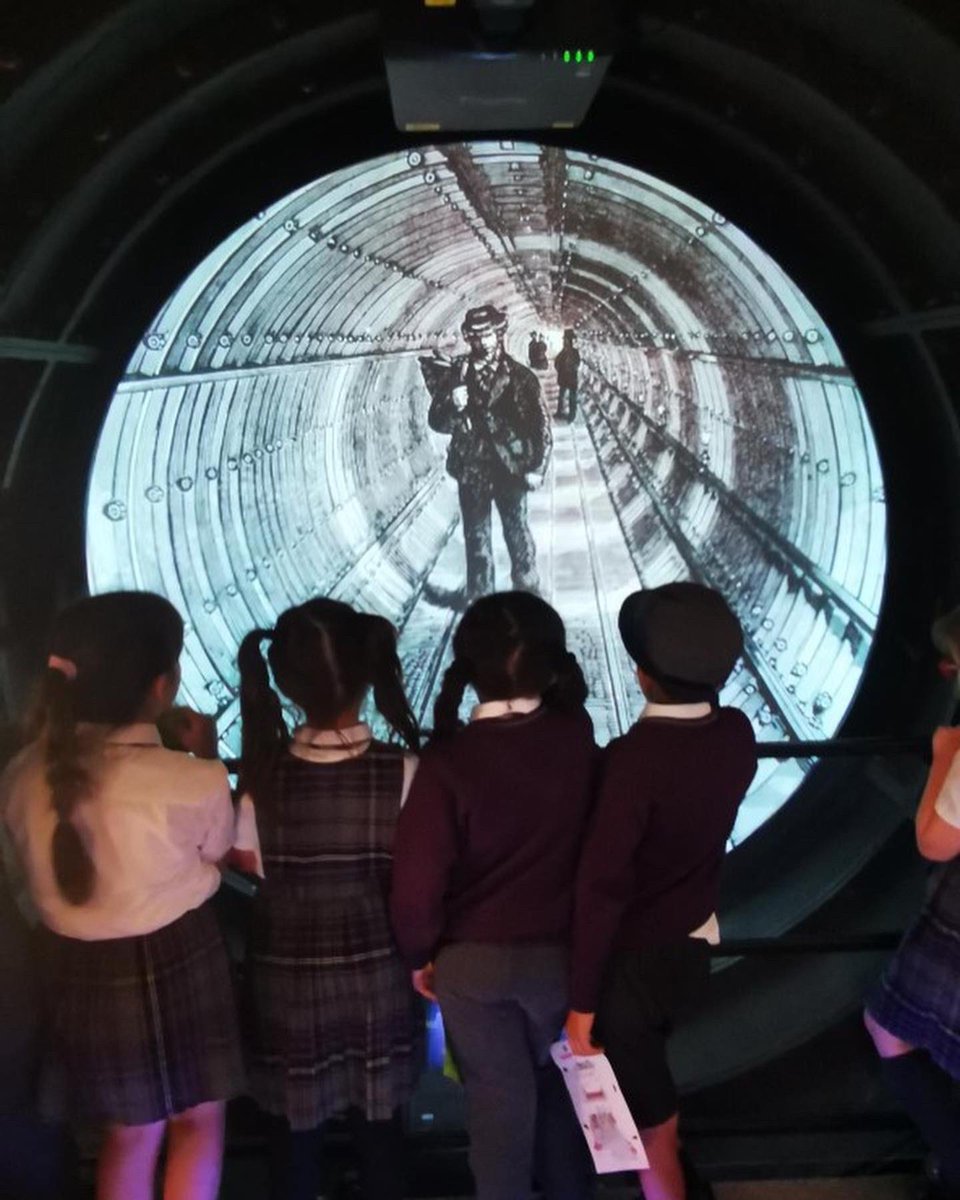 HPA_Philip_Lane's tweet image. #HPAPLYear1 had a fantastic time @ltmuseum this week. They learnt all about red buses that were painted and used in WW1. They also saw the steam trains that were first used in the underground. They had great fun collecting their stamps and asking lots of historical questions! 🚂