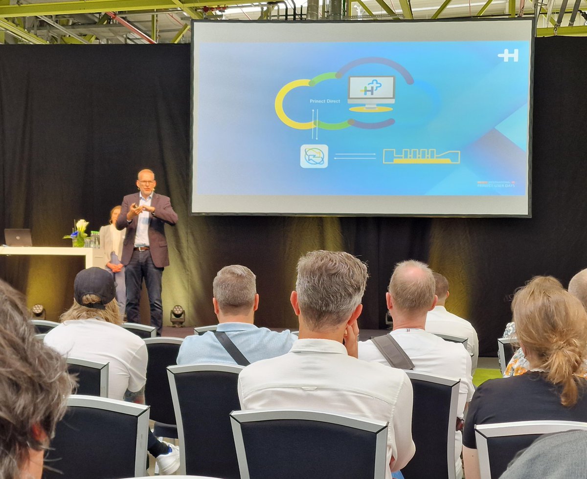 HeidelbergSpain's tweet photo. 🔴 Gunnar Vogt, Director de Heidelberg Spain, asiste al International Prinect Days junto con 150 clientes de 20 países.
¡Vuelven lo eventos presenciales, vuelve la normalidad en Heidelberg!
#PrinectUserDay https://t.co/va4a8OBGBa