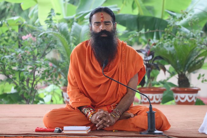 प्रमाद  मृत्यु है और पुरुषार्थ जीवन है। प्रमद शत्रु है और पुरुषार्थ आपको सफल बनाता है। शरीर, मन, विचार, भावना, वाणी, भोजन, प्रकृति के स्तर पर हम लापरवाह हैं। यदि प्रमाद को दूर करने और पुरुषार्थ को बढ़ाने का कोई उपाय है, तो वह है योग।
#आचार्यकुलम