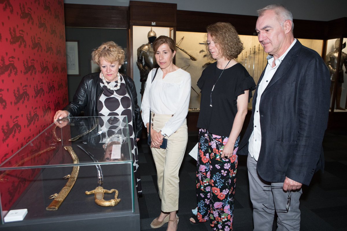 Ana del Val tweet media