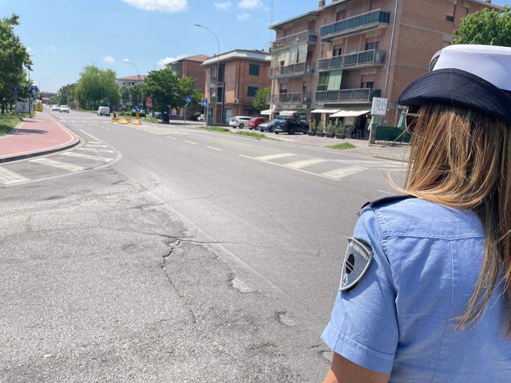 PMTerredargine's tweet photo. #PLGiro #18maggio #accadeora @giroditalia  #Noicisiamo: tutti in postazione chi a piedi, chi in moto s'incomincia...#PMTerredargine https://t.co/MMUMboCDzd