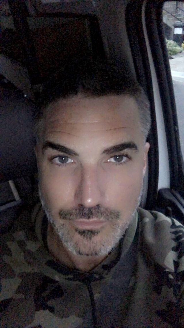 NicFurrlong's tweet photo. @Gianluca_Vacchi twinning #VacchiMuchoMas #GianlucaVacchi https://t.co/KpOAvHJo68