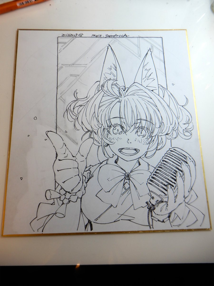 こっちも背景考え中。
#線画 #狐娘 #色紙 