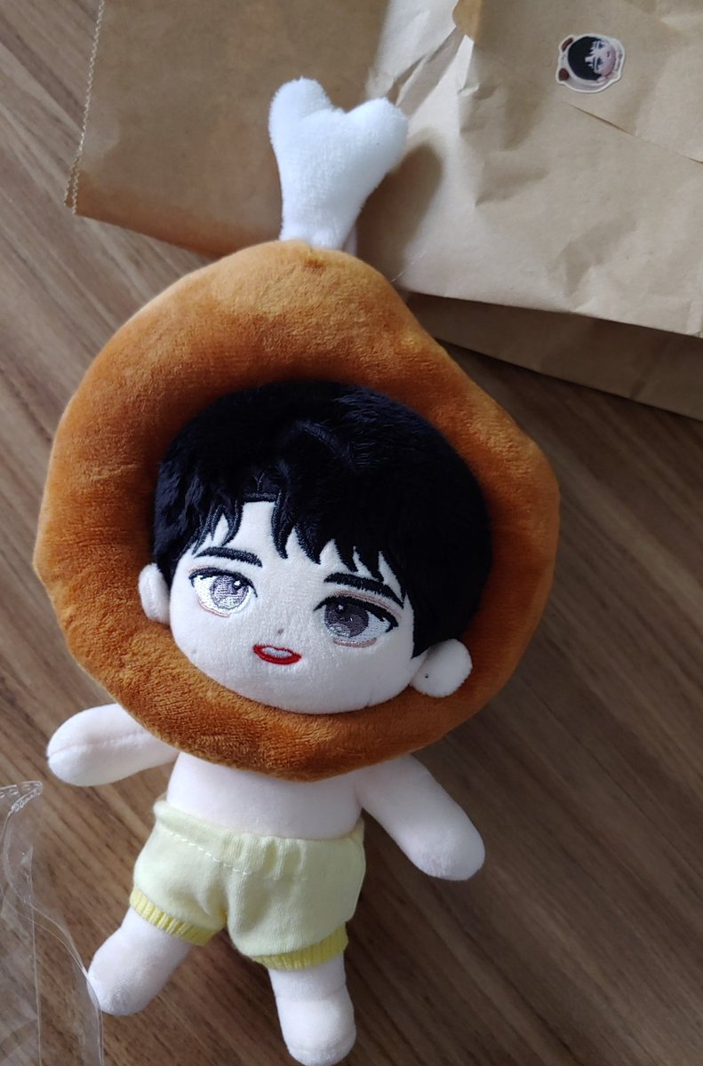 ginggugugu's tweet photo. 솜징구 왔써요!! 고기모자 넘 귀여워. 노랑팬티만 입혀서 먄ㅋㅋㅋㅋ https://t.co/5ZhtZBITmY