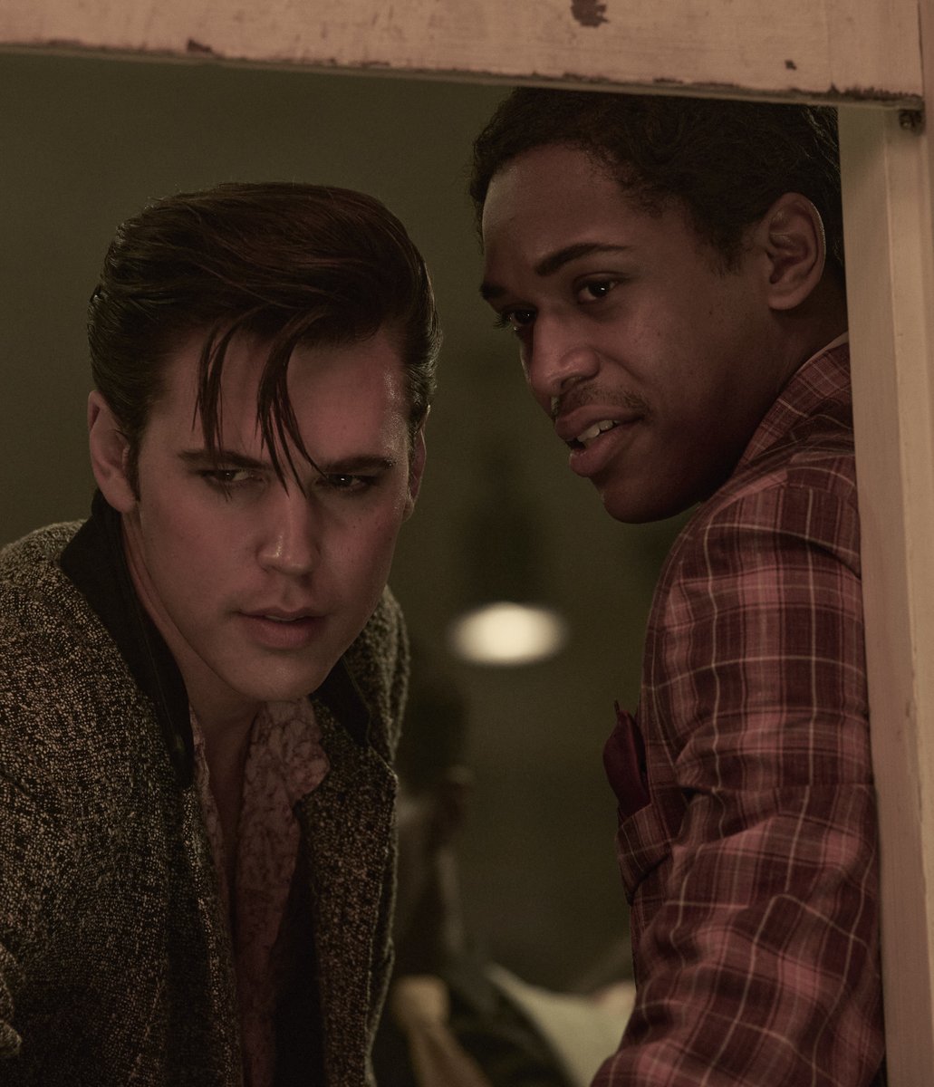 sagesurge's tweet photo. I really hope the Elvis movie is honest and shows how Elvis stole his style from Black people and not cast Black people in the "spiritual Negro" role that uplifts and supports Elvis

#Elvis #ElvisMovie #ElvisPresley #Elvis2022 #elvistcb https://t.co/f0vQejzDQQ