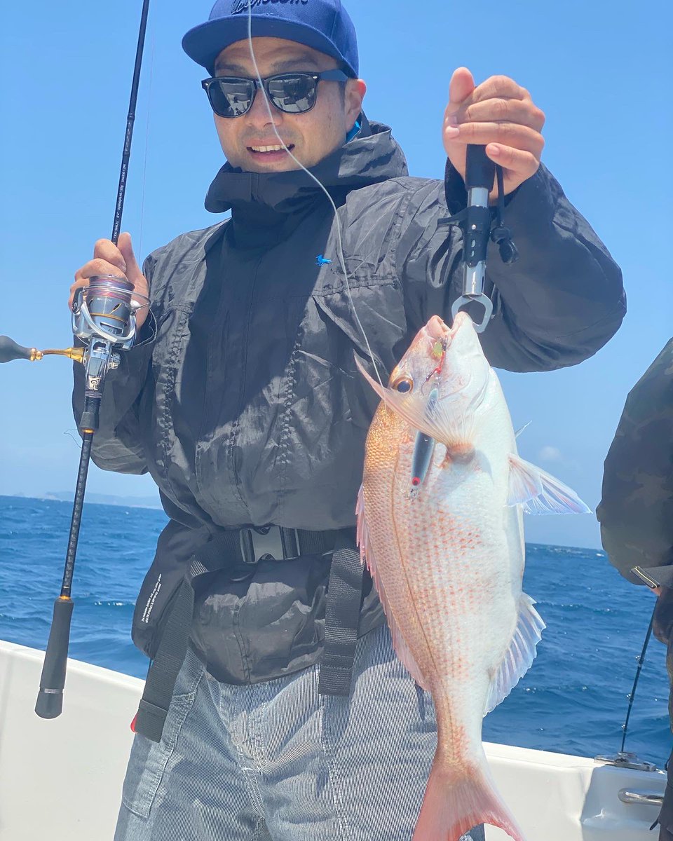 hit__life's tweet photo. ここ最近チビダイナのタイジグで真鯛が良く釣れています👍
真鯛を釣りたい方は是非使ってみて下さい🎣🛥
#長崎
#大村湾
#彼杵港
#遊漁船
#ヒットライフ
#HITLIFE
#西海
#五島列島
#釣り
#釣り好きな人と繋がりたい
#fishing
#slj
#タイジグ
#wildgambler
#ワイルドギャンブラー
#チビダイナ https://t.co/CFJW8jOa4R