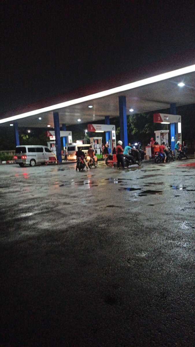 comeondude935's tweet photo. Isi bahan bakar ⛽ https://t.co/a5LFFtjgiM