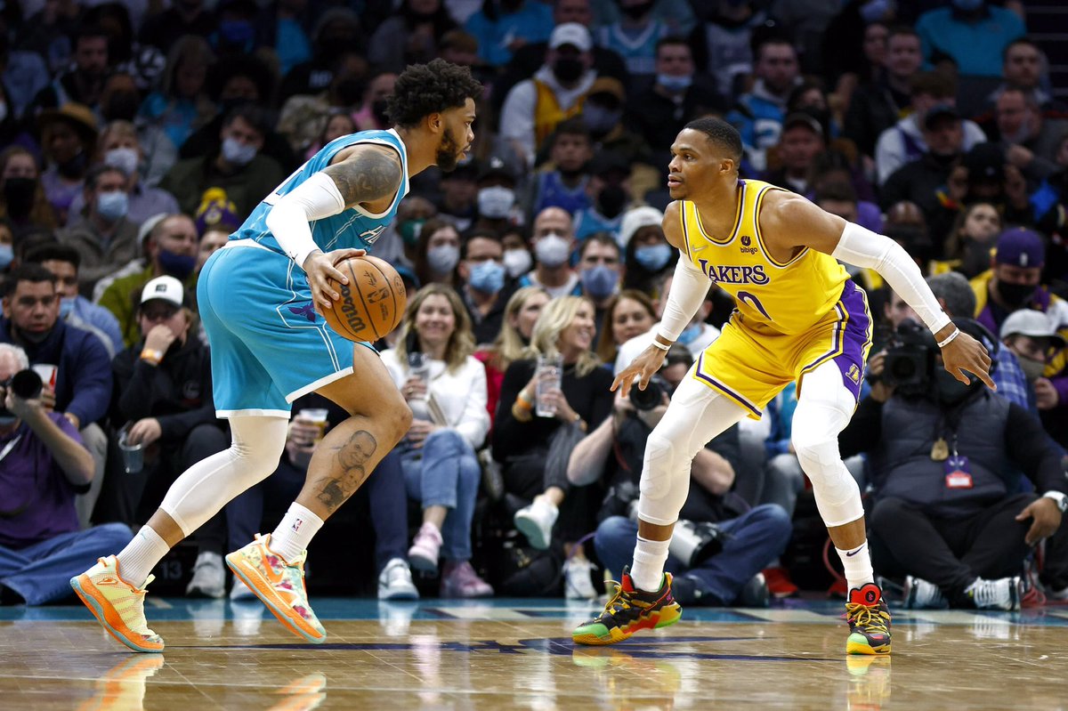 WhyNotBr0die2's tweet photo. Opponents FG% when guarded by Russell Westbrook over the past four seasons:

2022: 29% FG
2021: 28% FG
2020: 25% FG
2019: 23% FG https://t.co/lRq9iiBnfS