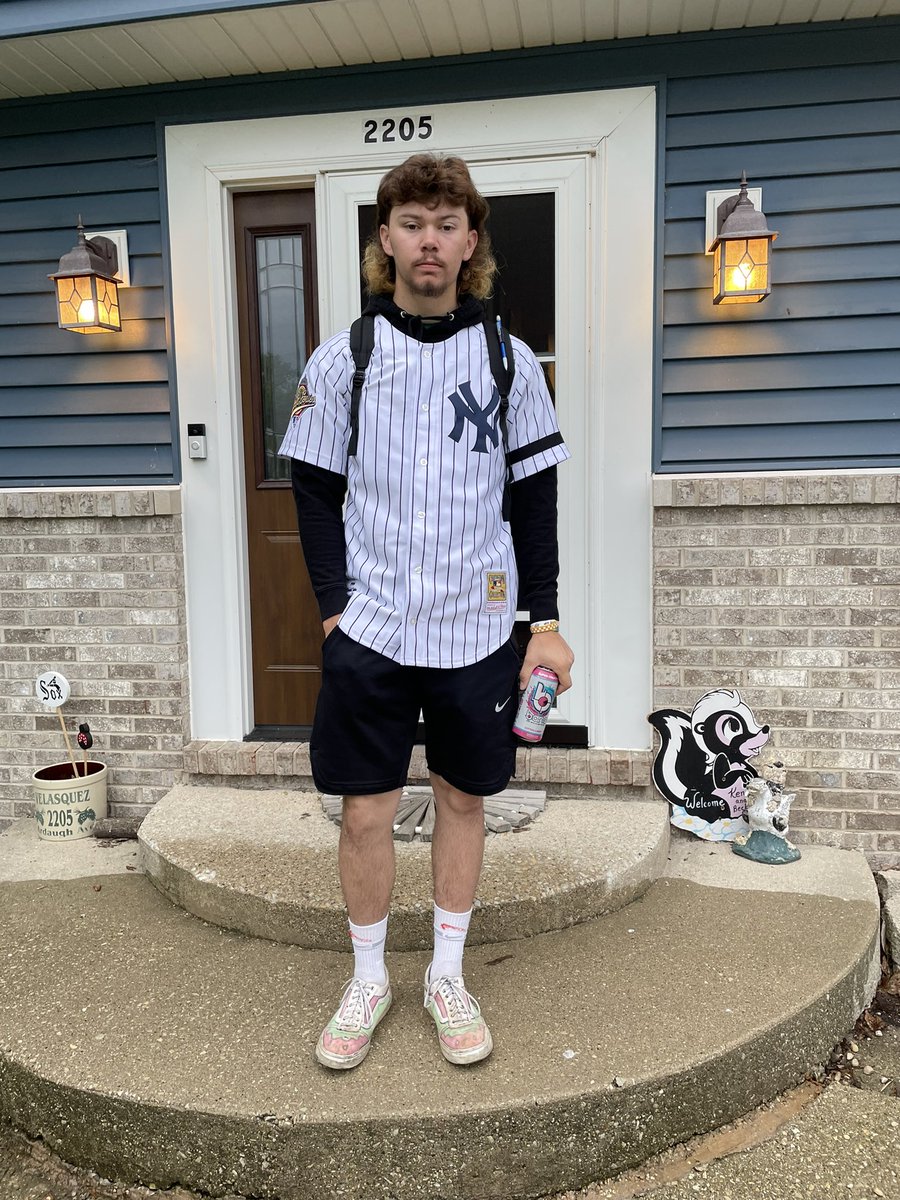 00LOG's tweet photo. First day of kindergarten at crystal lawnsโฆ last FULL day at plainfield central. @camvel00 #crystallawns #plainfieldcentral #firstdaylastday https://t.co/qWNzvqddTr