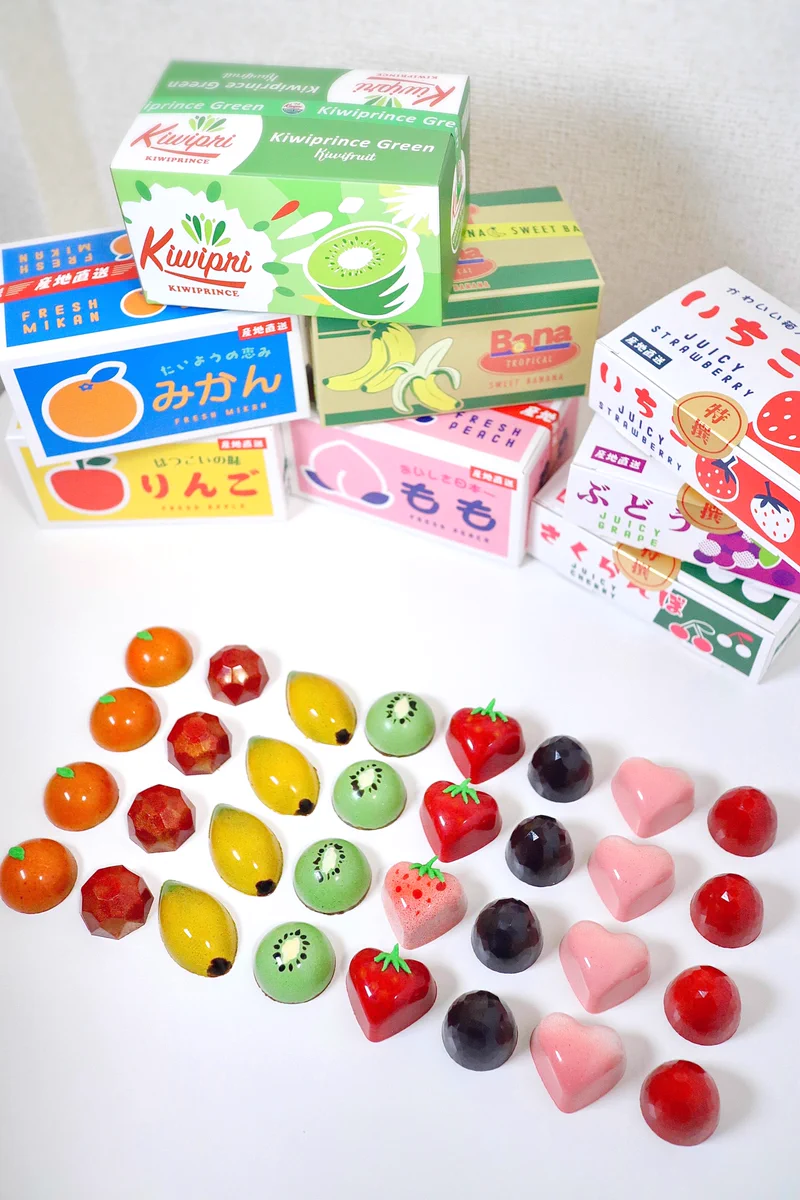 100均のミニチュア果物段ボール。中身は可愛い手作りチョコ♡