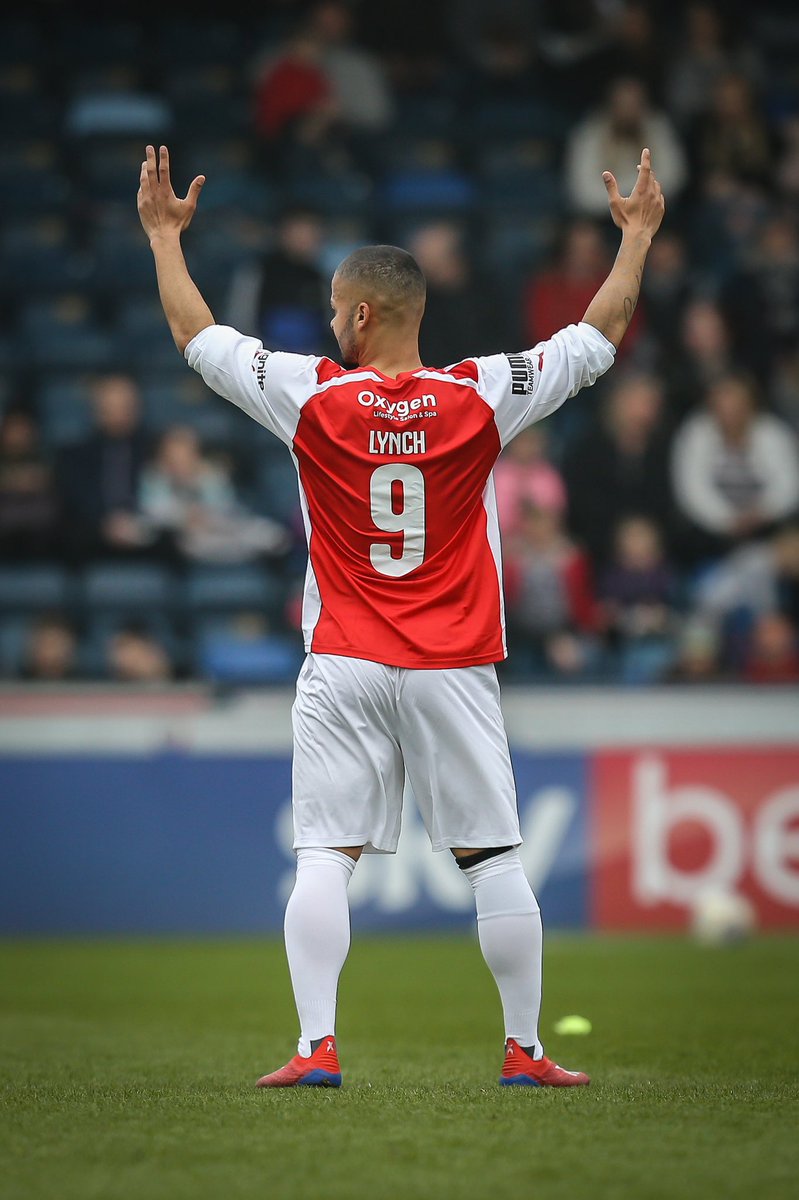 wwfcofficial's tweet image. Jeremy Lynch, star of @TheF2, is back at Adams Park tonight for the @Sellebrity_UK game!

#Chairboys