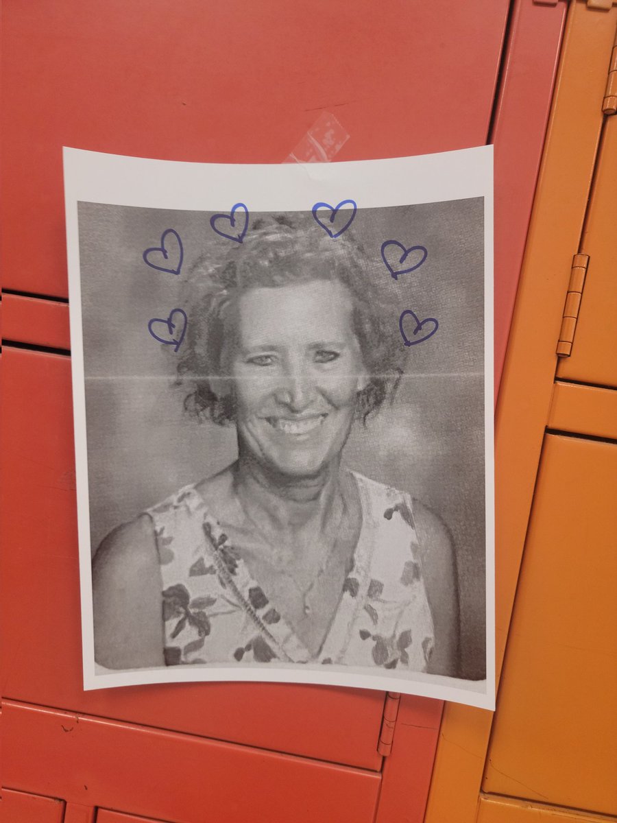 EarlyBiz_WHS's tweet photo. Oh, Seniors! Great prank!

HAPPY LAST DAY!
@MediaDogFCPS https://t.co/mV4uhTk4qB