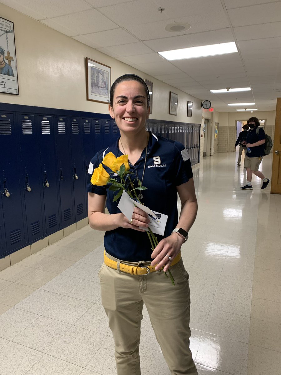 It’s Giving Day! Join in “The Tradition Never Ends” fun &amp; honor your favorite staff/faculty/Oblate with a special yellow rose-gram today: givecampus.com/schools/Salesi…