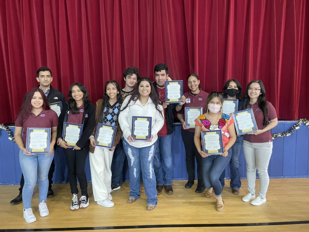 dsahsokc's tweet photo. STUCO assembly was a succes! Way to go Dove Rockets https://t.co/GwrhLufjHg