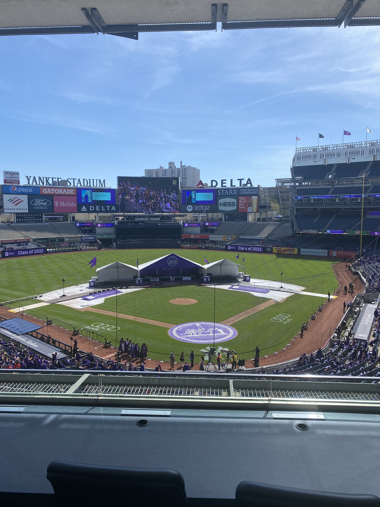 brittany spanos on Twitter: "nyu commencement ceremony (taylor's version)  https://t.co/Wu5qwOcYuR" / Twitter