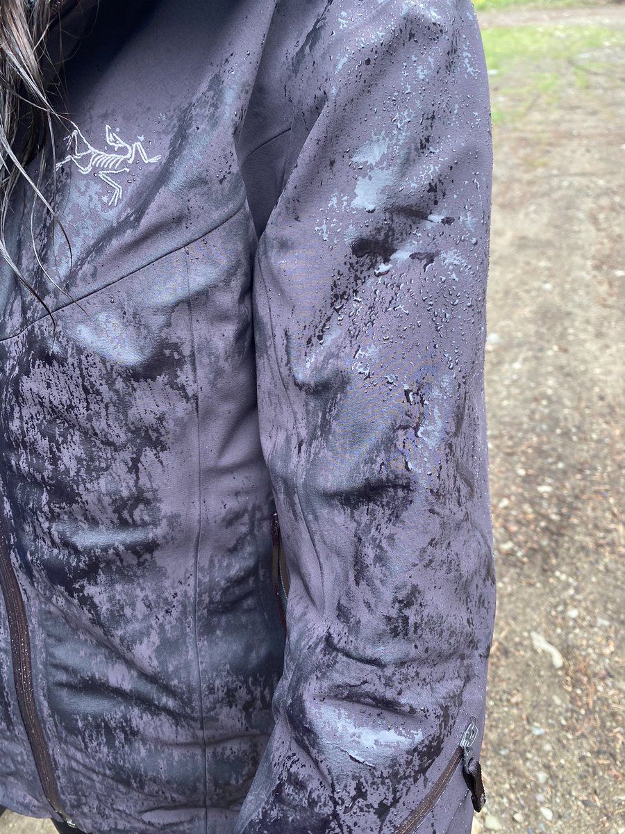 TheBrianSmart's tweet image. Hey @Arcteryx Team! Hate to write this but my Queen is wicked disappointed with her coat! I convinced her it would be worth it based on my experience w shells. Yes, I bought it last year, but this is pictures from yesterday after a light rain in the Methow Valley. Sent a DM.