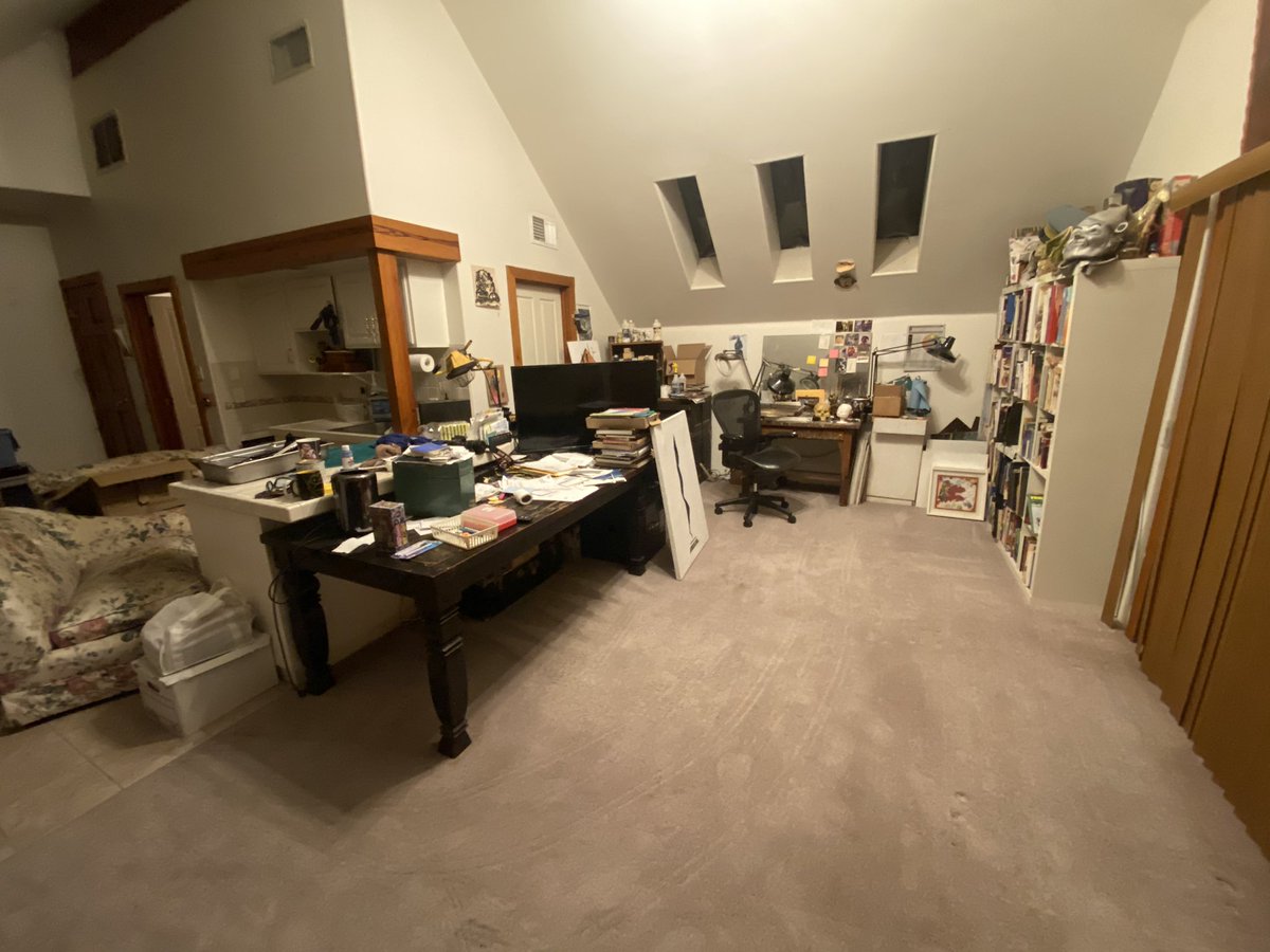 GM!! My studio is usually a huge mess (shout out to Lucian Freud) but the wife 💍 made me get the carpets cleaned yesterday so I had to clean up a bit! Time to get it dirty again!!! 😘😃 #studio #studiovisit #pjfidler #ContemporaryArt #CleanNFT #cleanstudio