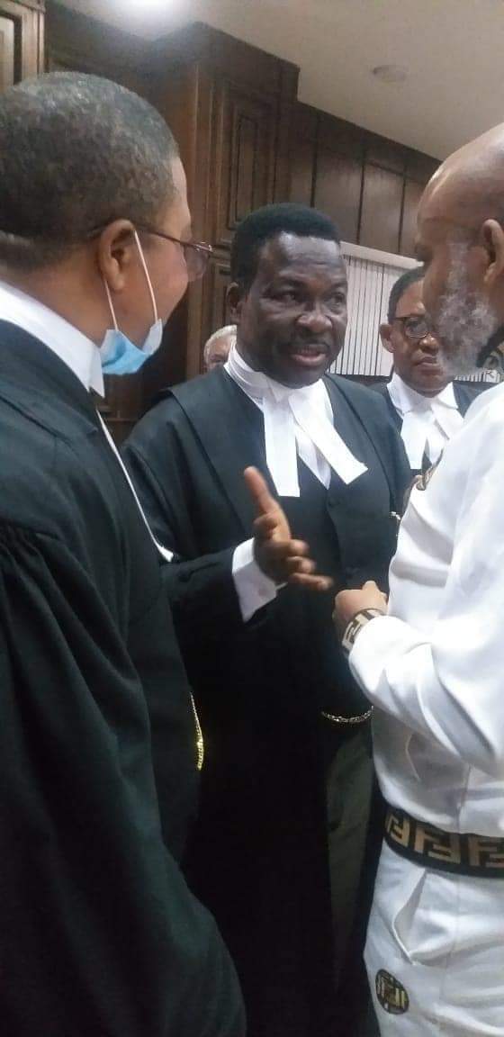 EChibuihe's tweet photo. Mazi Nnamdi Kanu’s Lead Counsel, Barrister Mike Ozekhome has challenged Justice Binta Nyako that his Client didn't Jump Bail as alleged by the Prosecution. He stated that Mazi Nnamdi Kanu simply ran for his Life when his House was V!0lently invaded by the Army in 2017.
#FreeMNK https://t.co/KQOad7gHjU