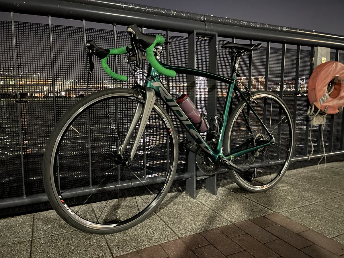 KOWASHIYA1's tweet photo. 夜は気持ちいいいいいい
#ロードバイクのある生活 #ロードバイク初心者 #ロードバイク乗りと繋がりたい #ロードバイク #ridley #fenixsl https://t.co/lWt1RBiIPW
