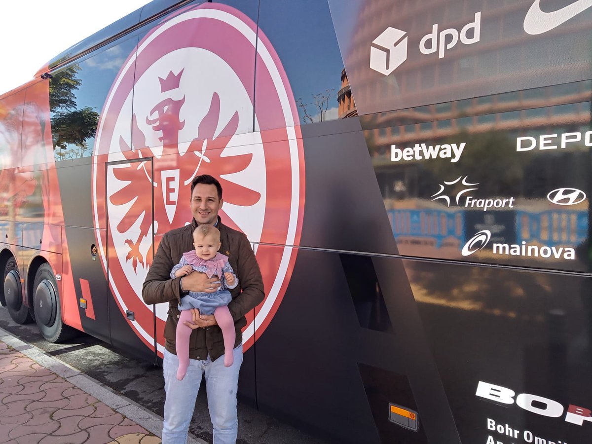 josemarirbb's tweet photo. Vamos!!@eintracht_esp @Eintracht  !!!#betic@s con ustedes!! https://t.co/Tr9DafyZjw