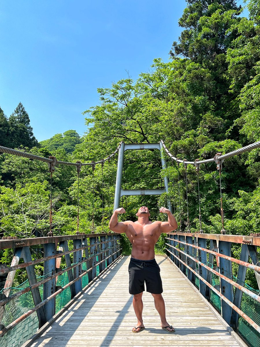 AkitoFitness's tweet photo. 100kgのボディ✨ https://t.co/ekfC2G4jLs