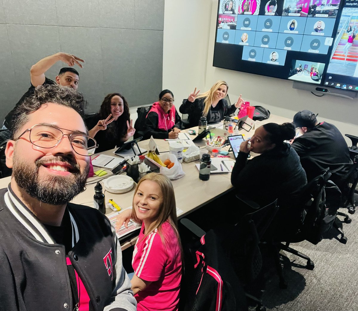 mindythetrainer's tweet photo. What a great Day one of Trainer Mentor Program we had yesterday! Also is always great to connect with leaders like @MrEj_Rosado @SimeonBookerIV while in the NYC office 😎 https://t.co/cmwOmjcoBw