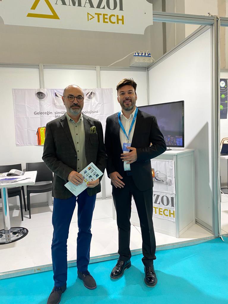 4.Verimlilik ve Teknoloji Fuarı’nda yerimizi aldık. Hacettepe Teknokent Genel Müdürü Sn. Sinan Pekşen Bey’e ziyaretinden dolayı teşekkür ederiz. Amazoi Tech olarak 1 ay içerisinde 3 fuara katılarak ileri teknoloji çözümlerimizi iş ortaklarımıza sunuyoruz.  #vr #ar #training #isg